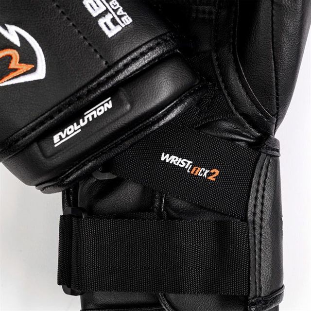 Gros plan de la fermeture Wrist Lock 2 du gant de sac Rival RB11 Evolution noir
